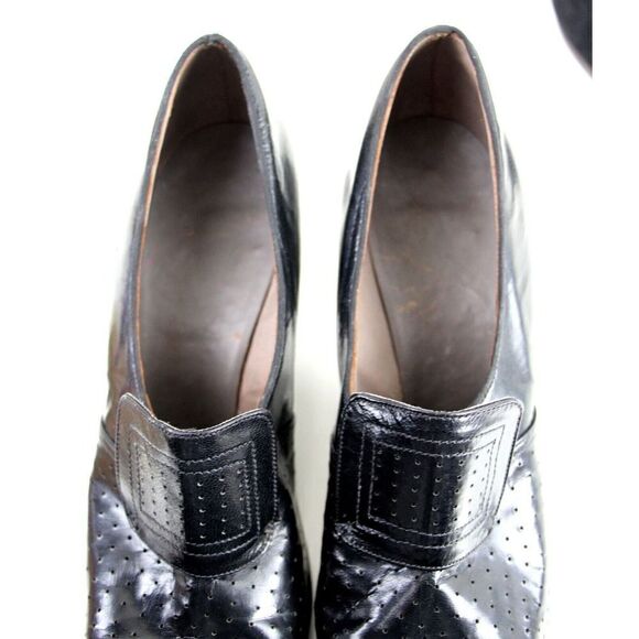 VINTAGE PERFORATED BLACK GENUINE LEATHER MID HEEL ROUND TOE PULL ON SHOES Sz 4D - Picture 11 of 11